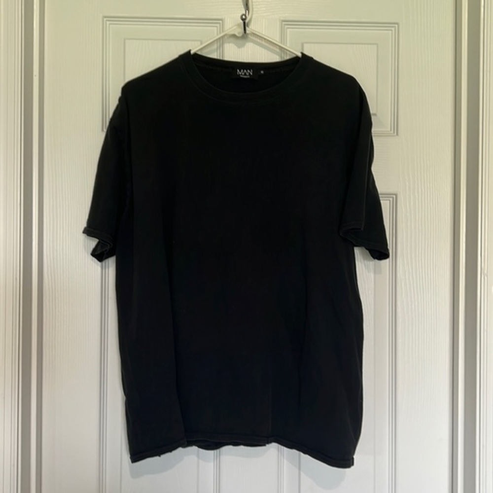 Man by boohoo Man mens black short-sleeve teeshirt